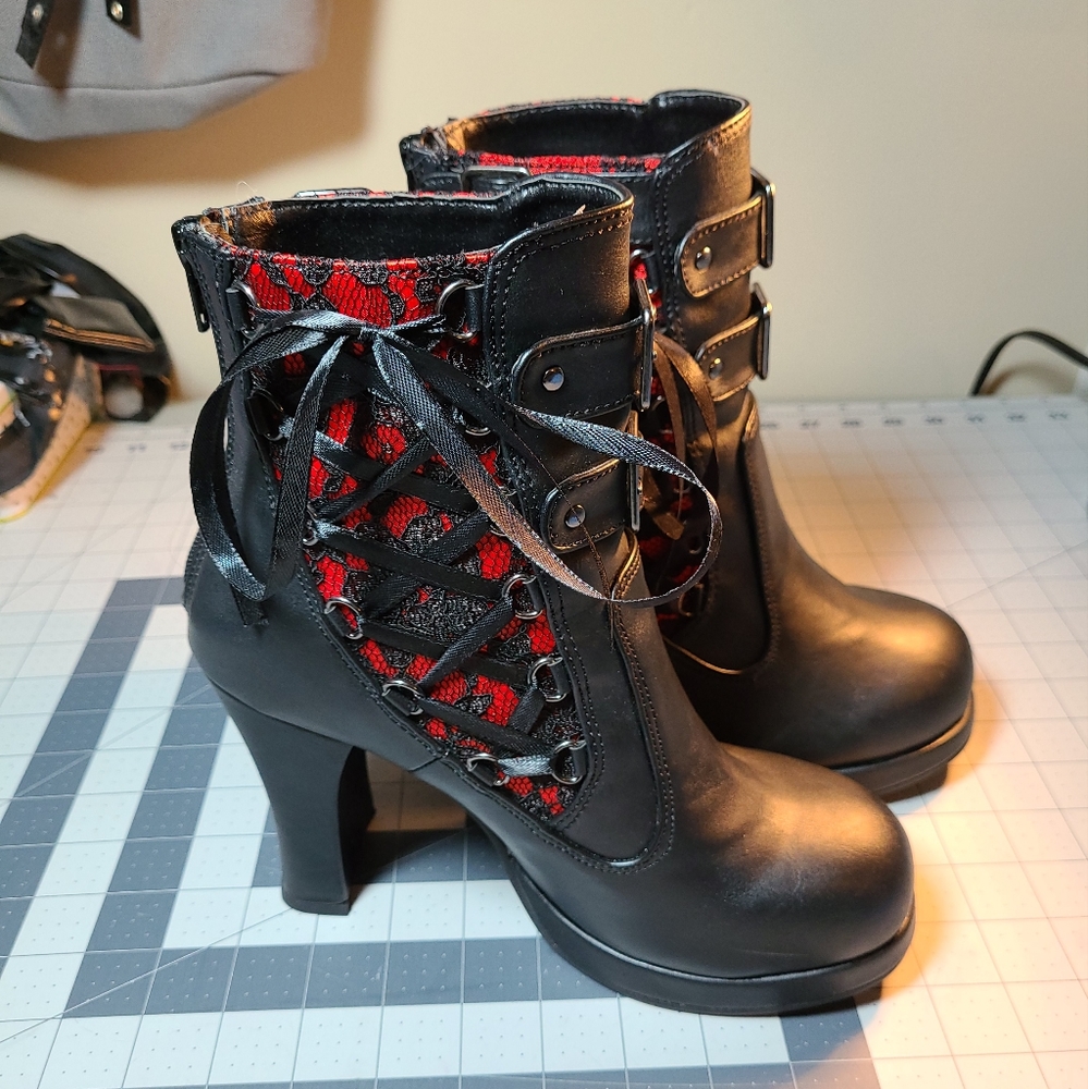 Demonia CRYPTO-51, size 8, black and red lace & vegan leather ankle boots